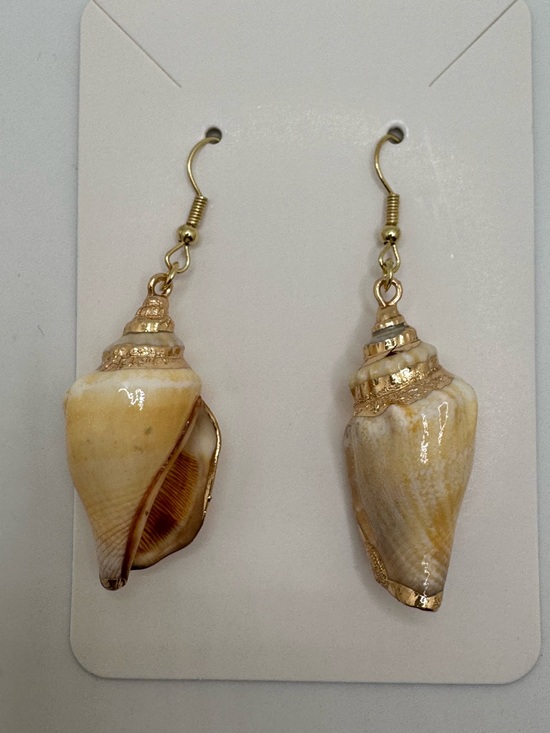 Jewelry - Gold-Trim Shell Drop Earrings in Cream and Gold - NWT